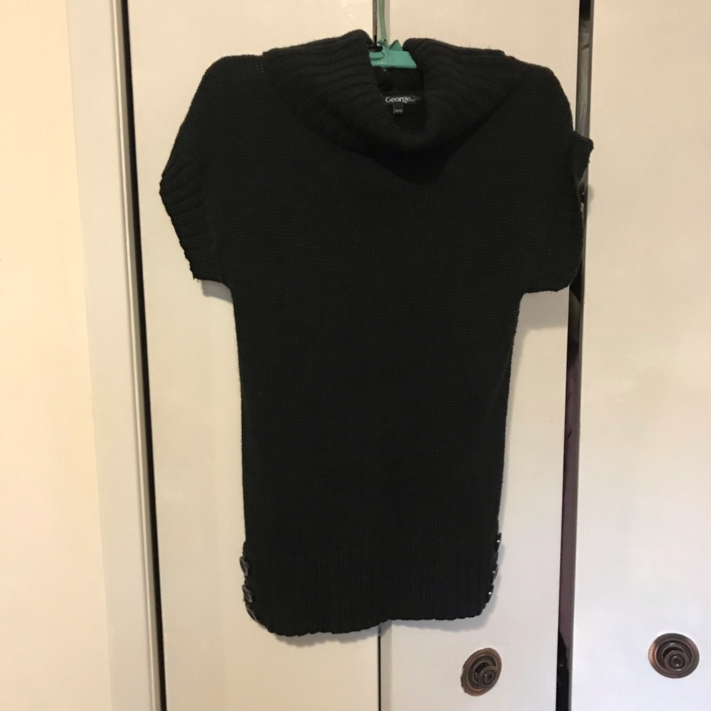 George Ladies Sleeveless Sweater Medium